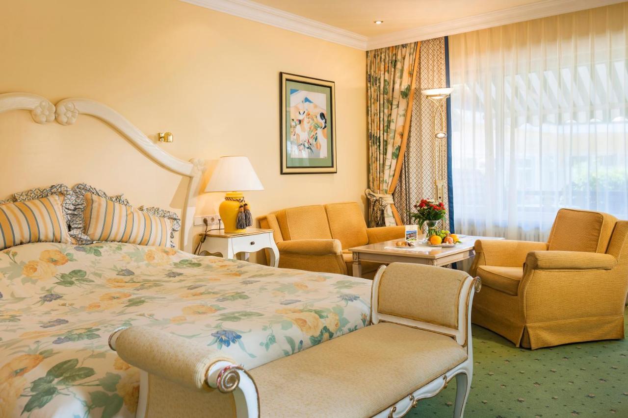 Relais & Chateaux Hotel Schwarzmatt Баденвайлер Экстерьер фото